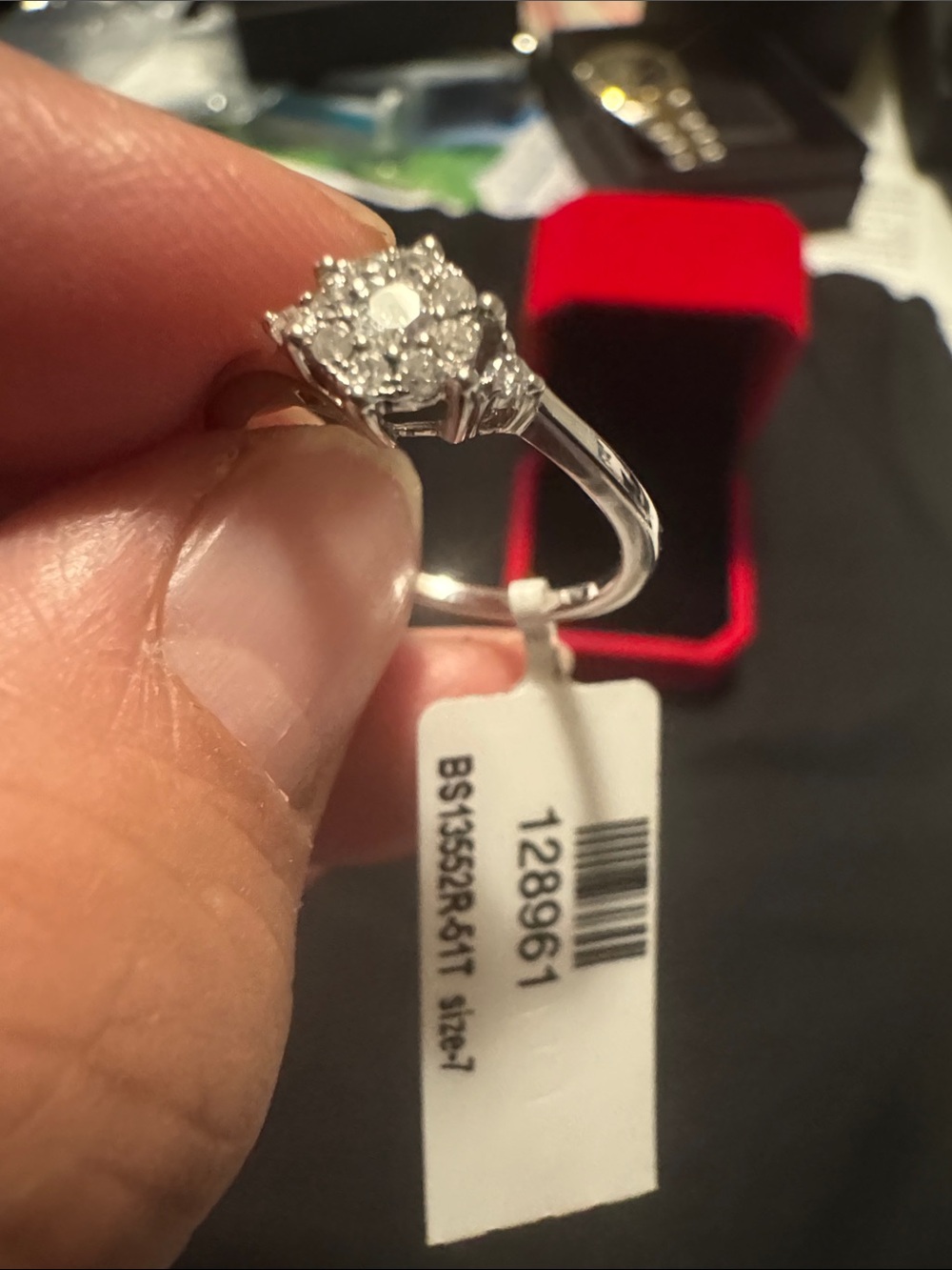 Lab grown diamond ring - Picture 4 of 4